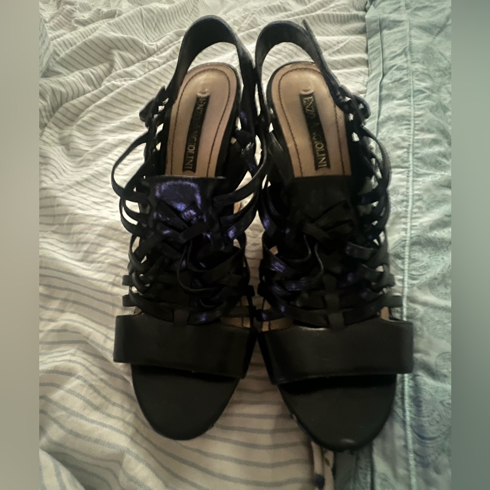 Adorable black leather straps wedged platform heels!